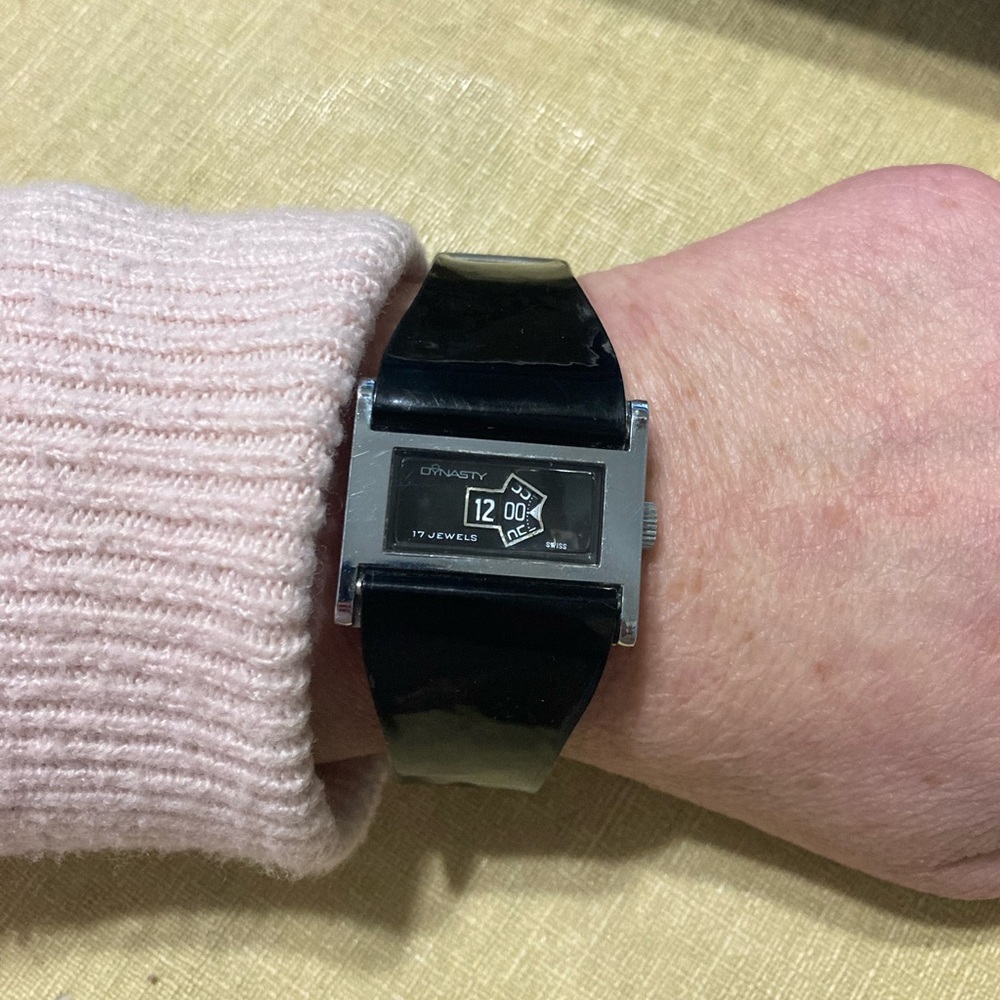DYNASTY Vintage 17 Jewels Jump Hour Swiss Watch Black Patent Leather Band